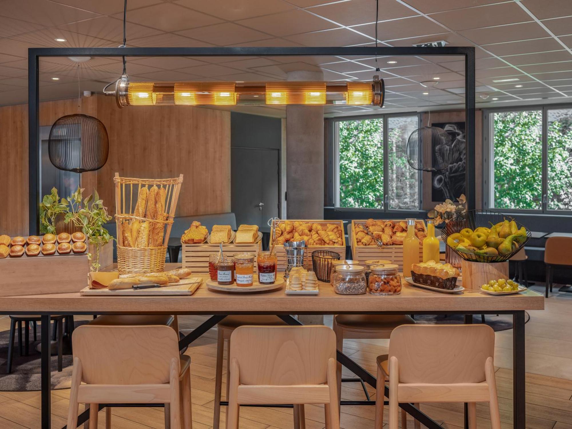 Ibis Paris Gare Montparnasse Catalogne Hotel Bagian luar foto